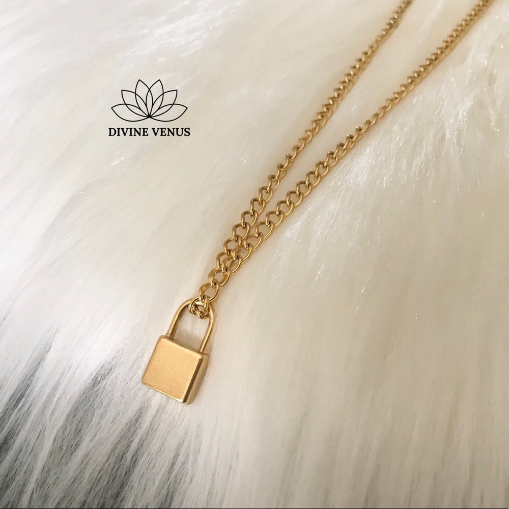 Lock Necklace 🔒Gold Plated Stainless Steel - Picture 6 of 8